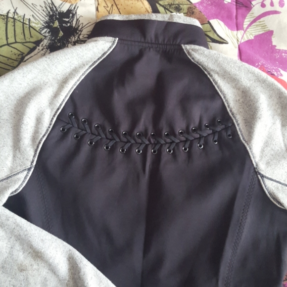 Lululemon Var-City Bomber Jacket - Picture 7 of 11